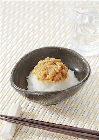 simsearch:670-03709252,k - Grated radish topped with simmered enokitake Foto de stock - Sin royalties Premium, Código: 670-03709555