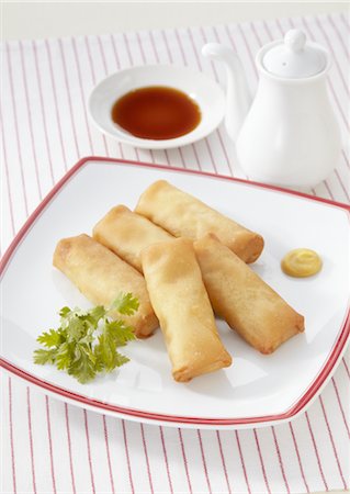 simsearch:669-07161792,k - Spring rolls Foto de stock - Sin royalties Premium, Código: 670-03709595