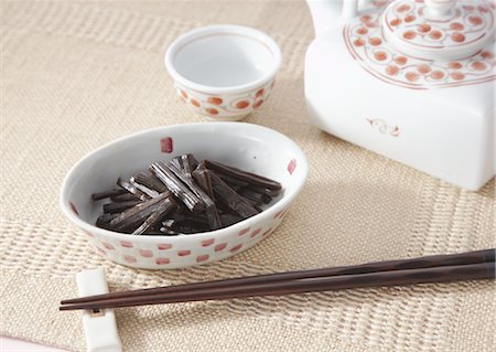 simsearch:670-03709252,k - Japanese butterbur simmered in soy sauce Foto de stock - Sin royalties Premium, Código: 670-03709695