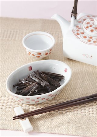 simsearch:670-03709252,k - Japanese butterbur simmered in soy sauce Foto de stock - Sin royalties Premium, Código: 670-03709696