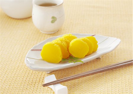 simsearch:670-03709252,k - Daikon radish pickles Foto de stock - Sin royalties Premium, Código: 670-03709725