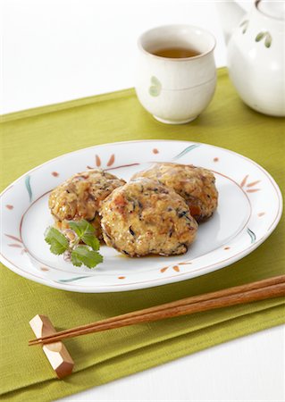 simsearch:670-03709704,k - Tofu and hijiki tsukune Foto de stock - Sin royalties Premium, Código: 670-03709771