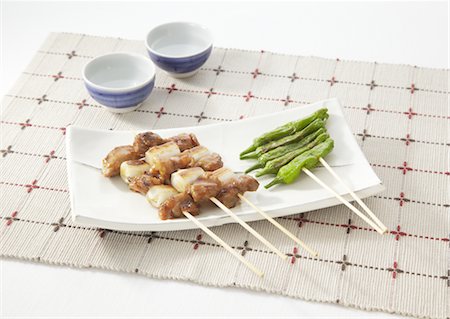 simsearch:670-03709252,k - Skewered chicken Foto de stock - Sin royalties Premium, Código: 670-03709785