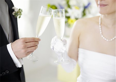 simsearch:670-06450399,k - Bride and groom toasting Foto de stock - Sin royalties Premium, Código: 670-03709840