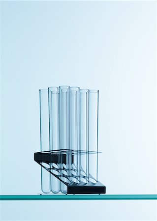simsearch:670-03734266,k - Tubes à essai Photographie de stock - Premium Libres de Droits, Code: 670-03734261