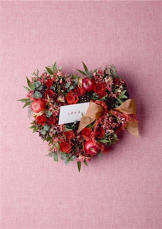 simsearch:670-06451026,k - Heart-shaped wreath Foto de stock - Sin royalties Premium, Código: 670-03734367