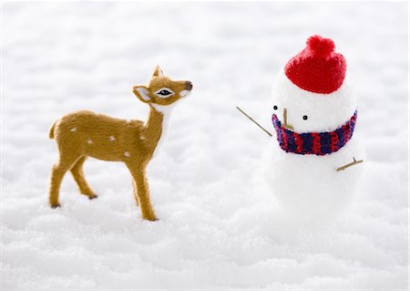 Snowman and fawn Stock Photo - Premium Royalty-Free, Code: 670-03734432