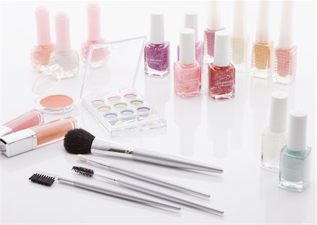 polvos de colorete - Makeup tools Foto de stock - Sin royalties Premium, Código: 670-03734476