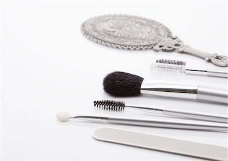 simsearch:670-06451334,k - Makeup tools Stock Photo - Premium Royalty-Free, Code: 670-03734480