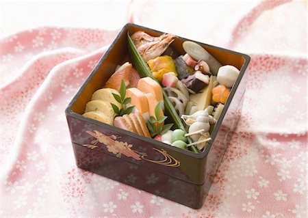 simsearch:670-03734302,k - Fleur de boîte-repas Photographie de stock - Premium Libres de Droits, Code: 670-03886019