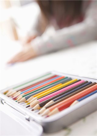 simsearch:670-06450573,k - Colored pencils Stock Photo - Premium Royalty-Free, Code: 670-03886249