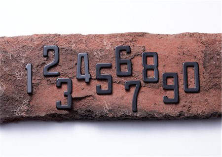 Numéros sur les briques Photographie de stock - Premium Libres de Droits, Code: 670-03886362