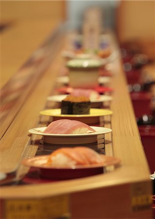 simsearch:670-06451334,k - Conveyor belt sushi Stock Photo - Premium Royalty-Free, Code: 670-03886604