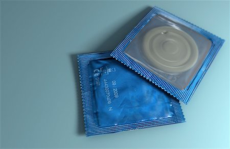 Condoms Stock Photo - Premium Royalty-Free, Code: 671-02102564