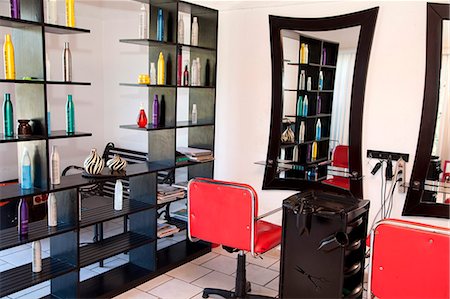 shelf for beauty parlour - Beauty salon interior Stock Photo - Premium Royalty-Free, Code: 673-06025675