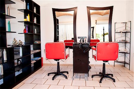 shelf for beauty parlour - Beauty salon interior Stock Photo - Premium Royalty-Free, Code: 673-06025676