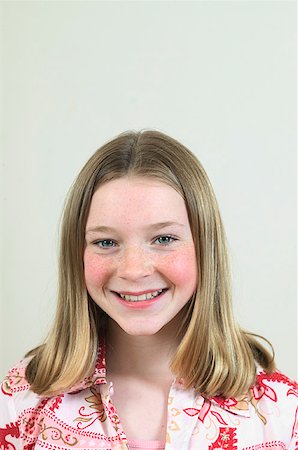 friendly portrait - Portrait of a smiling teenage girl. Foto de stock - Sin royalties Premium, Código: 673-02137758