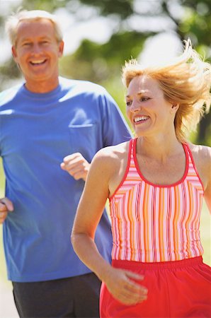 simsearch:673-02139137,k - Un couple d'âge mûr jogging Photographie de stock - Premium Libres de Droits, Code: 673-02138878