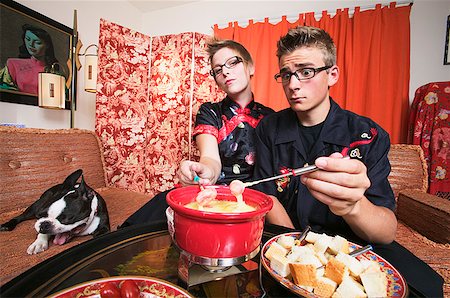 fondue (mets) - Couple à la maison ayant fondue Photographie de stock - Premium Libres de Droits, Code: 673-02139026