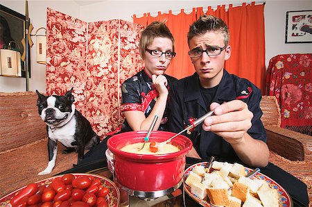fondue (mets) - Couple à la maison ayant fondue Photographie de stock - Premium Libres de Droits, Code: 673-02139022