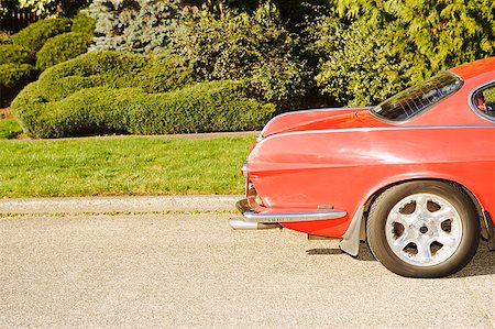 Sports car on road Foto de stock - Royalty Free Premium, Número: 673-02139381