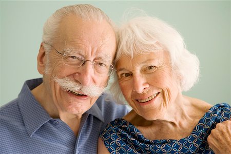 simsearch:673-02140147,k - Portrait de couple senior affectueux Photographie de stock - Premium Libres de Droits, Code: 673-02139846