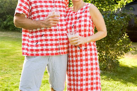 Couple with matching picnic clothing Foto de stock - Sin royalties Premium, Código: 673-02140067