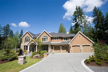 driveway - Front of large house with sky and trees Stock Photo - Premium Royalty-Free, Code: 673-02140562