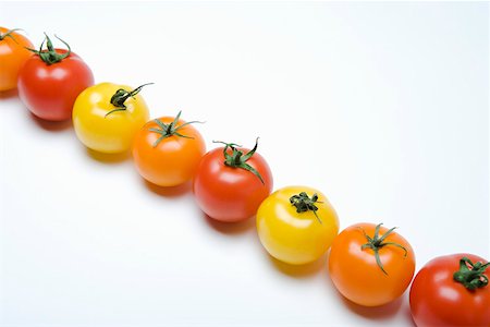 simsearch:673-02140857,k - Obenliegende Ansicht bunte Tomaten Stockbilder - Premium RF Lizenzfrei, Bildnummer: 673-02140822
