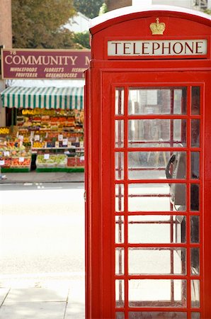 english antiques store - Red telephone booths, London, United Kingdom Stock Photo - Premium Royalty-Free, Code: 673-02141817