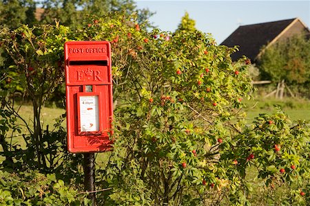 Boîte aux lettres rouge, Kent, Royaume-Uni Photographie de stock - Premium Libres de Droits, Code: 673-02141827