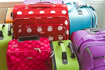 exceso - Assorted colorful suitcases Foto de stock - Sin royalties Premium, Código: 673-02216484