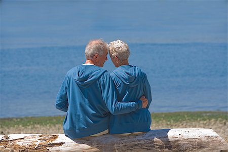 puget sound - Couple at a beach, Washington State, USA Stock Photo - Premium Royalty-Free, Code: 673-02386310