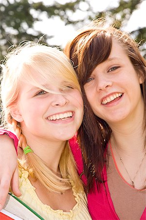 Teen girls on college campus Stock Photo - Premium Royalty-Free, Code: 673-03005486