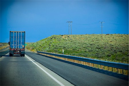 freeways trucks - camion sur l'autoroute de l'utah Photographie de stock - Premium Libres de Droits, Code: 673-03405817