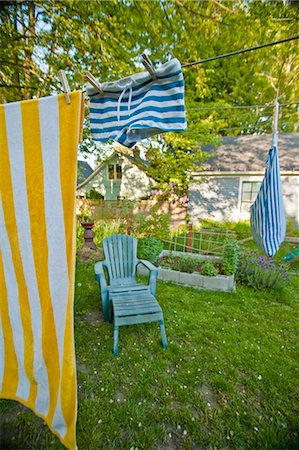 dry house - beach towel hanging on line Stock Photo - Premium Royalty-Free, Code: 673-03826364