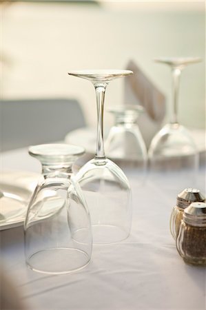 fancy setting - stemware and table setting Stock Photo - Premium Royalty-Free, Code: 673-03826515