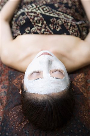 simsearch:685-02937281,k - Young woman lying down with facial pack Stock Photo - Premium Royalty-Free, Code: 685-02937268
