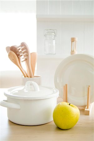 scolapiatti - Kitchen utensils Fotografie stock - Premium Royalty-Free, Codice: 685-02937313