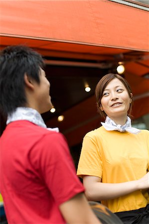 simsearch:685-02938871,k - Waiters standing in front of coffee shop Foto de stock - Sin royalties Premium, Código: 685-02938956