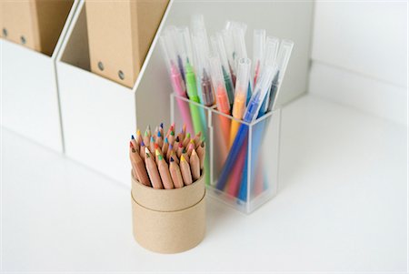 stationery - Color pencils in box Stock Photo - Premium Royalty-Free, Code: 685-02941808