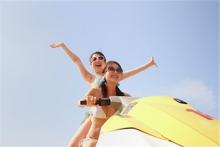 simsearch:685-03081545,k - Zwei junge Frauen, Jet-Ski Stockbilder - Premium RF Lizenzfrei, Bildnummer: 685-03081519