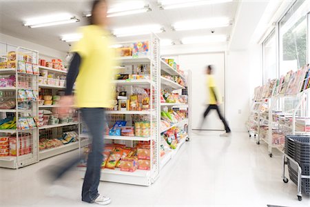 picture variety store - Clerk at convenience store Stock Photo - Premium Royalty-Free, Code: 685-03081804