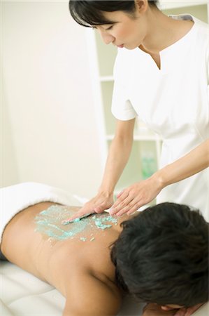simsearch:685-02937281,k - Massage therapist applying thalassotherapy Stock Photo - Premium Royalty-Free, Code: 685-03081830