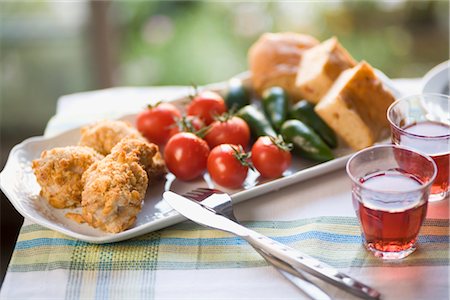 fried chicken plate - Fried chicken and focaccia Stock Photo - Premium Royalty-Free, Code: 685-03081904