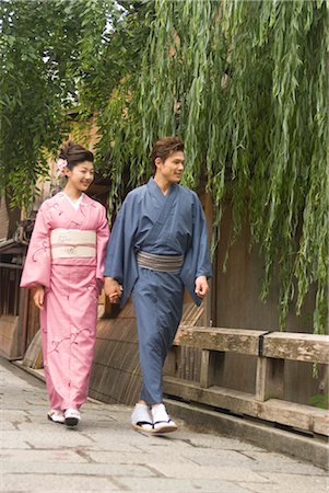 simsearch:685-03082560,k - Junges Paar in der Nähe von kimono Stockbilder - Premium RF Lizenzfrei, Bildnummer: 685-03082537