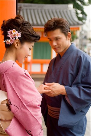 Young couple in kimono visiting Shinto Shrine Stock Photo - Premium Royalty-Free, Code: 685-03082566