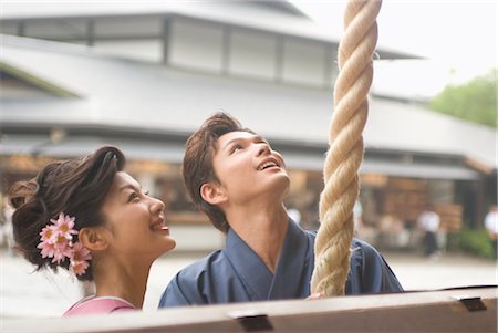 simsearch:685-03082560,k - Junges Paar in Kimono-Besuch von Shinto-Schrein Stockbilder - Premium RF Lizenzfrei, Bildnummer: 685-03082569