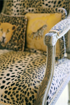 fellmuster - Sessel mit Leopard print Stockbilder - Premium RF Lizenzfrei, Bildnummer: 689-05610580