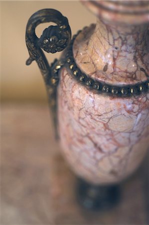 Earthenware receptacle Stock Photo - Premium Royalty-Free, Code: 689-05610583